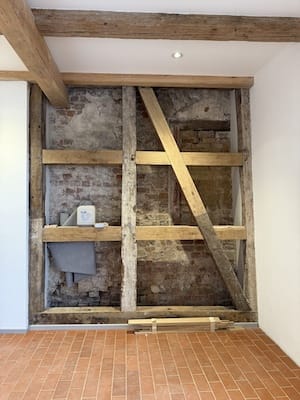 Remise Fertigstellung Wand zum Schloss